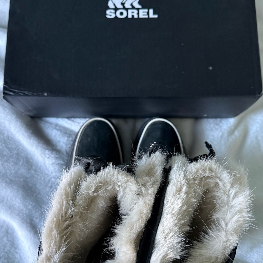 (USED ONCE) SOREL Women’s Tivoli IV Waterproof Winter Boots